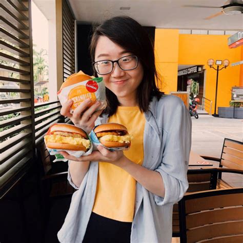 Mcdonalds M Sia Has Sambal Egg Sandwich For Those Who Want To Start