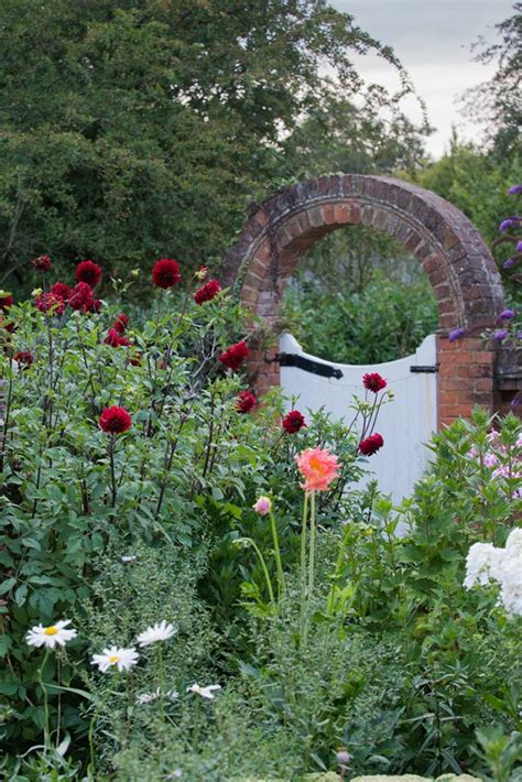 16 English Garden Ideas And Elements Garden Design