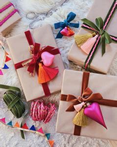 15 Elegant Modern DIY Gift Wrap Ideas 100 Layer Cake