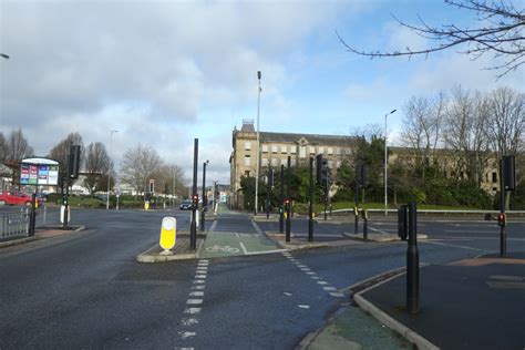 Bicycle Signals On Valley Road DS Pugh Cc By Sa 2 0 Geograph