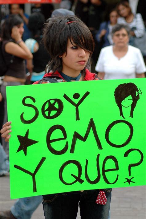 Emos Vs Punks Momentos Que Marcaron La Hist Rica Pelea De