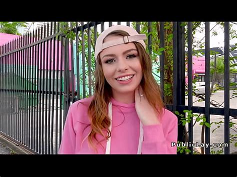 Teen Fumer Et Baiser En Public Xvideos