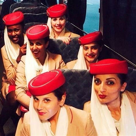 Emirates Cabin Crew Livingtheflylife Emirates Airline Cabin Crew