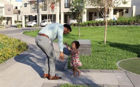 Pareja gay registra a su hija por gestación subrogada en Nuevo León