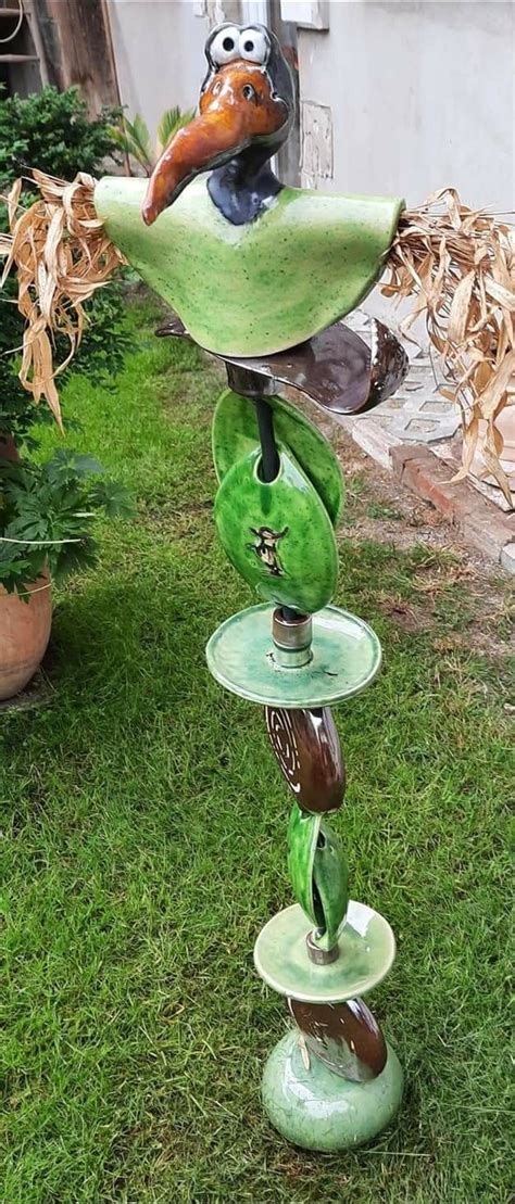 Pin by Jeanette on Töpfern Garden pottery Garden art sculptures diy