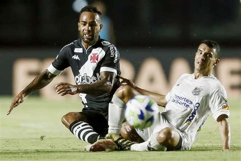 Programa da Globo tira sarro do Vasco após eliminação e canta música