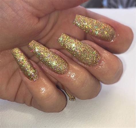 Pin By Aleхιa Sanders On ɴᴀɪʟᴇᴅ ɪᴛ Gold Acrylic Nails Gold Glitter