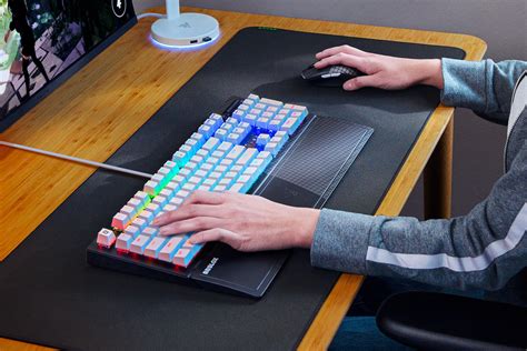 Roblox X Razer Partner Bringt Marken Tastatur Maus Und Kopfhörer