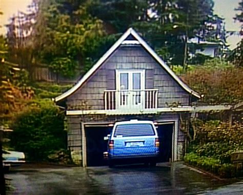 Remembering Kurt Cobain: The Tragic Garage/Greenhouse