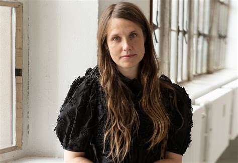 Уникальная история каждого платья в новой коллекции Cecilie Bahnsen ...