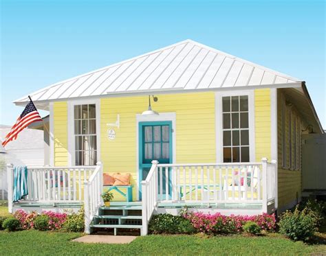 Pretty in Yellow Tybee Island Cottage - Sugars Beach