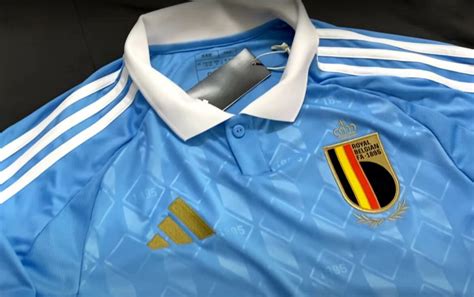 Camisa reserva da Bélgica 2024 2025 em homenagem a Tintim vaza Mantos