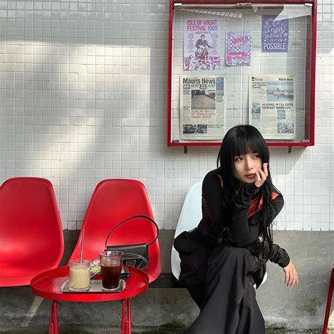 Đời thực của hot girl giới hacker trong Biệt Dược Đen Tin Hay