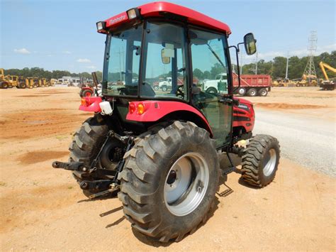 2016 Mahindra 2555 Farm Tractor