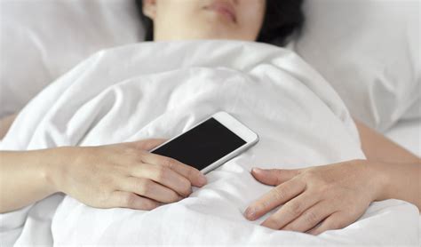 Découvrez pourquoi il ne faut pas dormir tout prêt dun téléphone