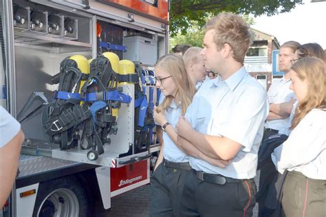 Gleich Zwei Moderne Autos F R Fehntjer Wehren Ostfriesische Nachrichten