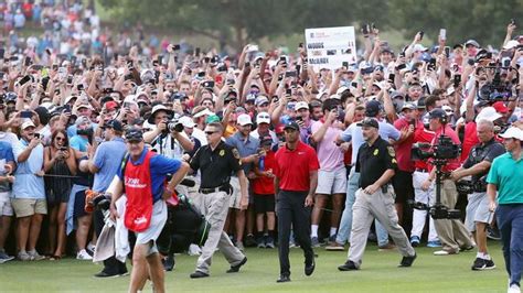 Tiger Woods Wins Pga Tour Championship Crowd Video Photos