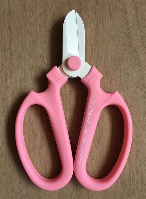 Pink Sakagen The Florist Scissors Right Hand In 2021 Florist