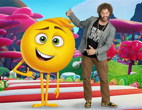 Gene Tj Miller From Meet The Characters From The Emoji Movie E News