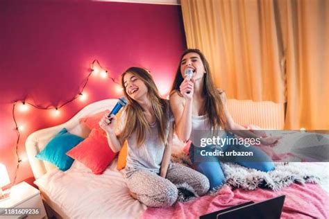 Teen Dancing In Bedroom Photos And Premium High Res Pictures Getty Images