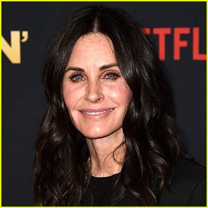 Courteney Cox Confirmed for ‘Scream 5,’ Will Play Gale Weathers Again ...