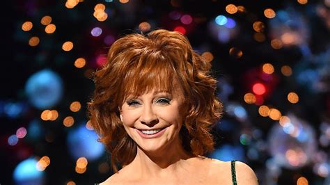 Reba McEntire to Star in 2021 Lifetime Movie Christmas in Tune