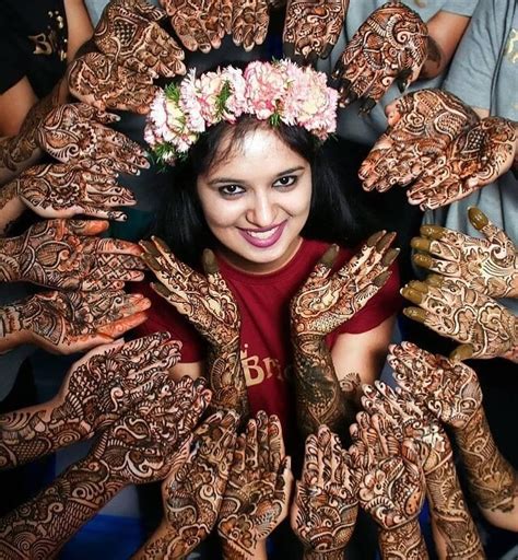 Woow the beautiful glimpse of mehendi ceremony | happy bride along her