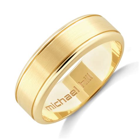 Men's Wedding Band in 10kt Yellow Gold