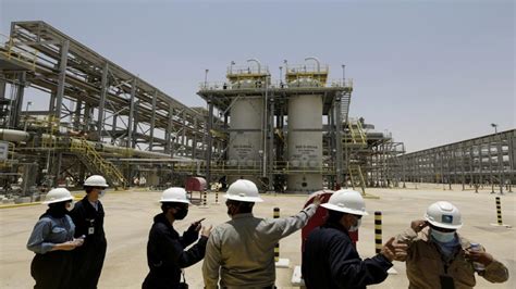 Saudi Arabia To Cut Oil Production By 500000 Barrels Per Day From