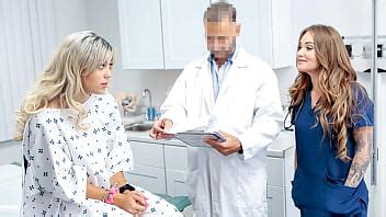 Un M Decin Sugg Re Une M Thode Peu Orthodoxe Pour Traiter La Jeune Fille Doctorbangs Xvideos