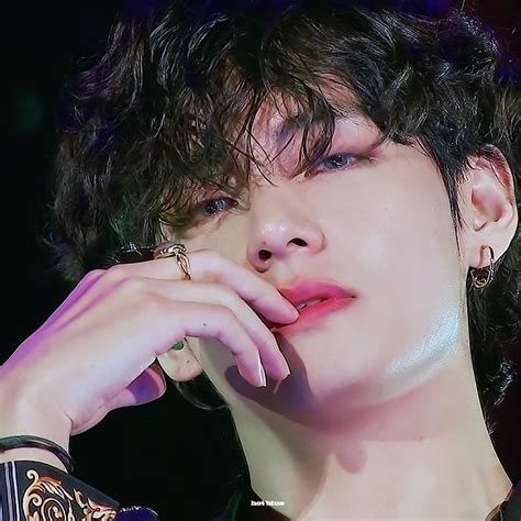 curly haired taehyung a devastating thread #V | Taehyung, Bts, Curly ...