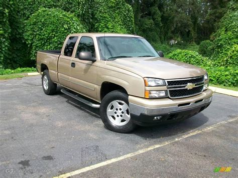 2007 Sandstone Metallic Chevrolet Silverado 1500 Classic LS Extended