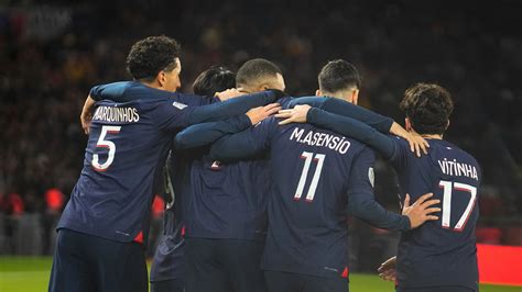 Ethan Mbappé 16 makes his league debut for PSG and joins brother