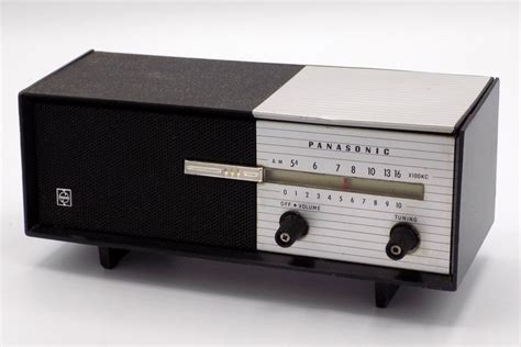 Vintage Panasonic Table Top Transistor Radio Model R Am Band