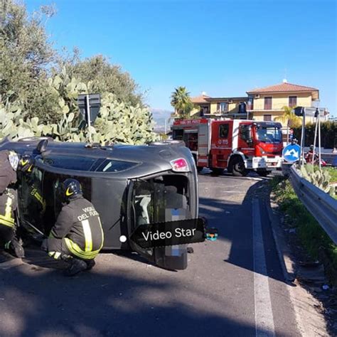 Strada Statale Incidente Allo Svincolo Di Motta Sant Anastasia