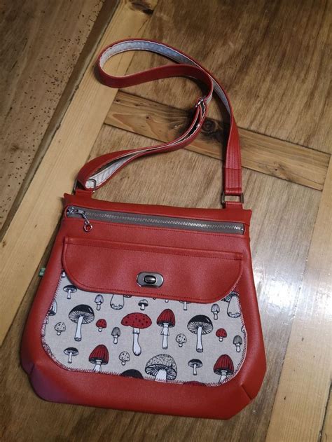 Sac Polka En Simili Rouge Et Champignons Cousu Par Elise Patron