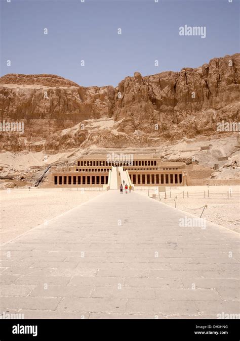 Mortuary Temple Of Queen Hatshepsut Hi Res Stock Photography And Images