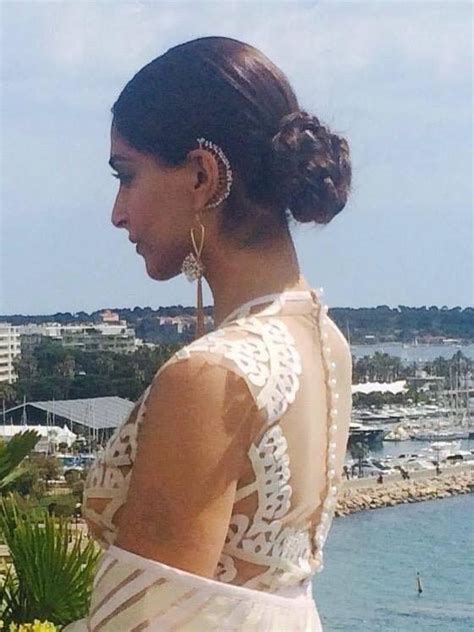 Sonam Kapoor Hot Pictures