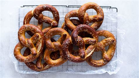 How To Shape A Pretzel Youtube