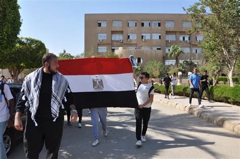 وقفة تضامنية لطلاب جامعة حلوان احتجاجًا على أحداث غزة