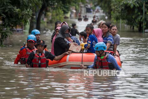 Bpbd Tetapkan Status Banjir Di Kota Solo Siaga Merah Republika Online