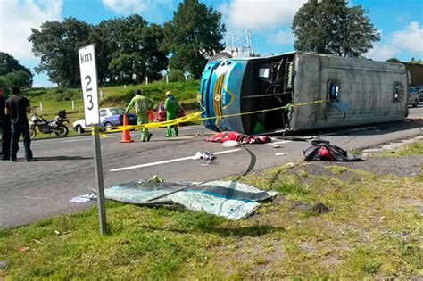 Un Muerto Y Heridos Deja Volcadura En Carretera E Consulta