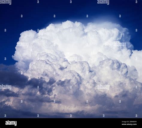 Towering Cumulus Stage Hi Res Stock Photography And Images Alamy