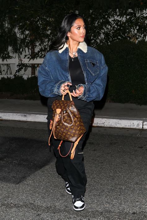 VANESSA BRYANT Leaves San Vicente Bungalows in West Hollywood 05/18 ...