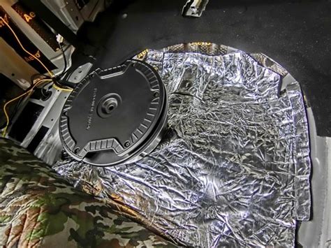 CX マツダ純正BOSEのサブウーハーの交換スペアタイヤ型パワードウーハーの取り付け HOT WIRED ホットワイヤード