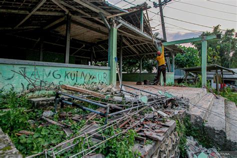 Dampak Gempa Tuban ANTARA News