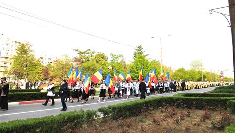 Sute De Preo I I Credincio I Au Participat La Pelerinajul De Florii