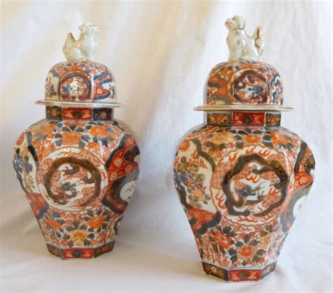 Paire De Potiches En Porcelaine Imari Fin Xixe