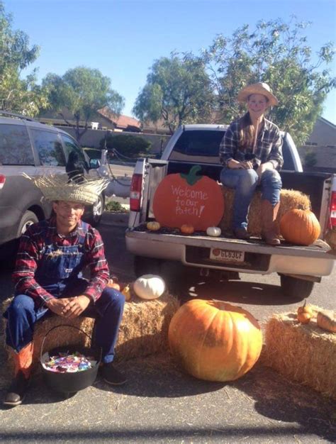 Trunk Or Treat Pumpkin Patch With Scarecrows Trunk Or Treat