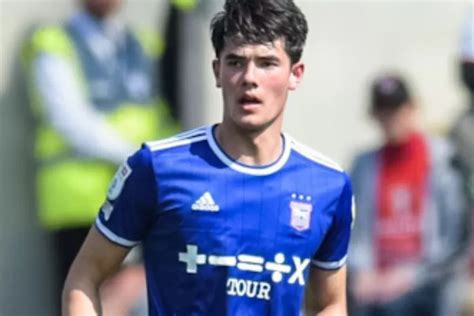 Sejarah Elkan Baggott Memulai Debut Bersama Ipswich Town Hops ID